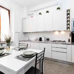 200 Mt Dal Centro La Piazzetta , Varazze Italia